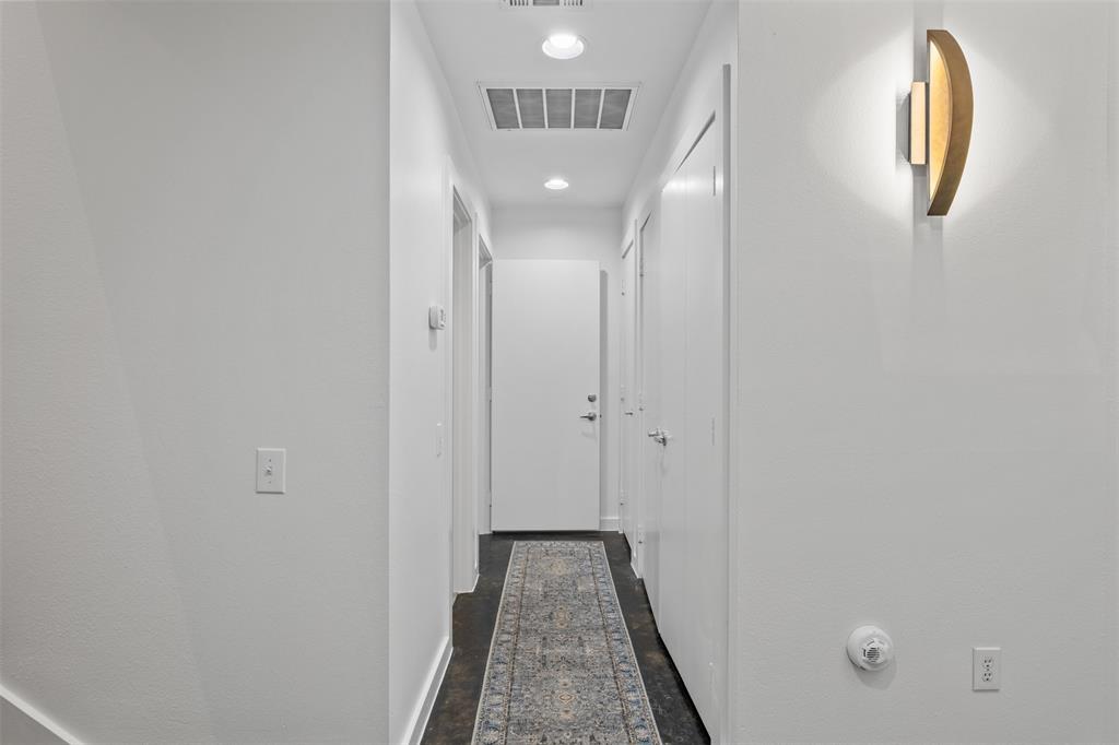 3809 San Jacinto Street E Property Photo 6