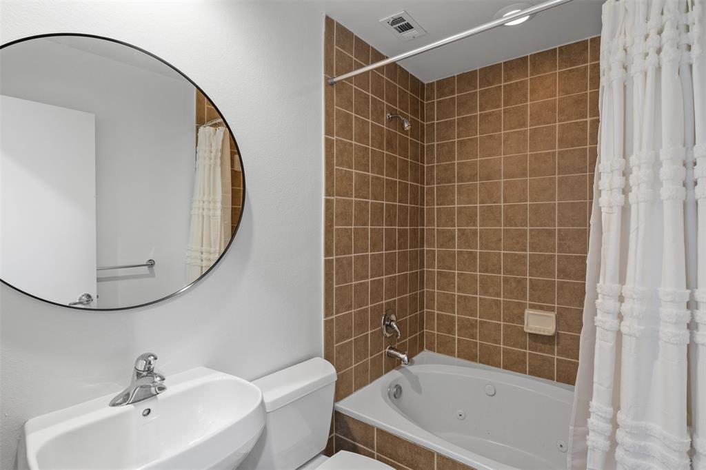 3809 San Jacinto Street E Property Photo 7
