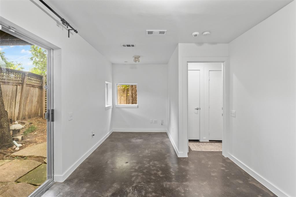 3809 San Jacinto Street E Property Photo 10