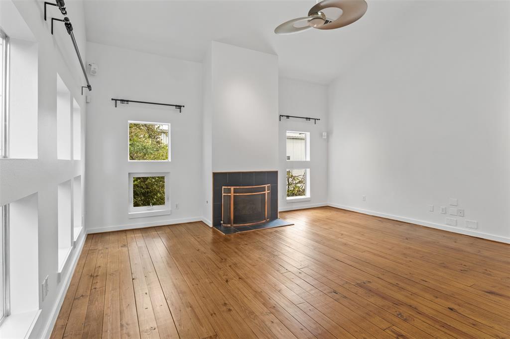 3809 San Jacinto Street E Property Photo 13