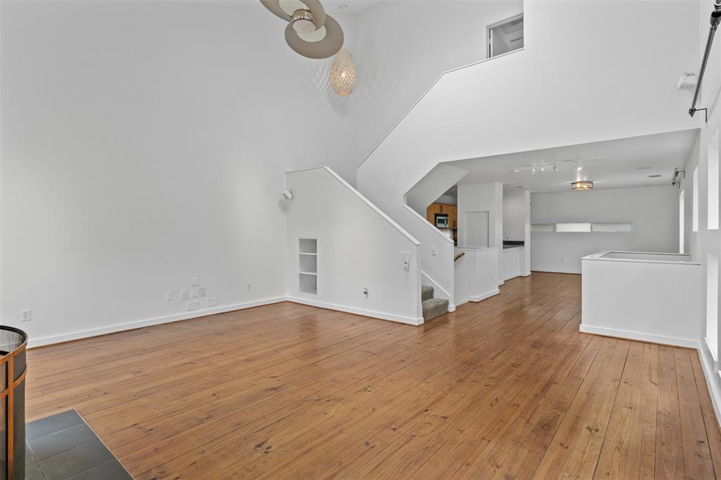 3809 San Jacinto Street E Property Photo 14