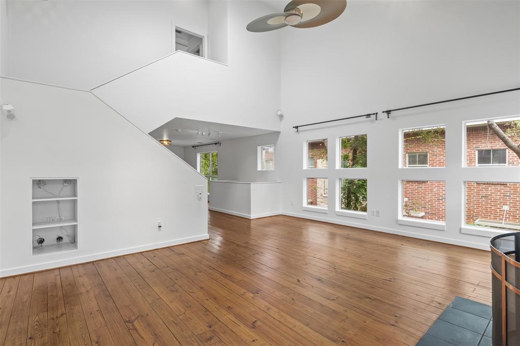 3809 San Jacinto Street E Property Photo 15
