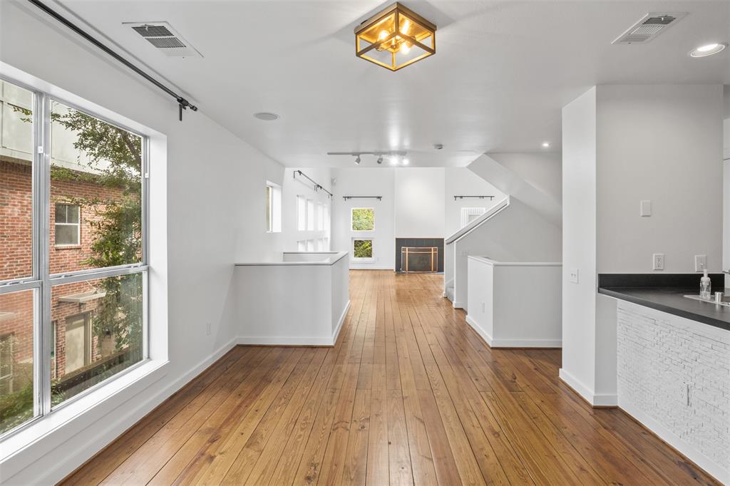 3809 San Jacinto Street E Property Photo 20