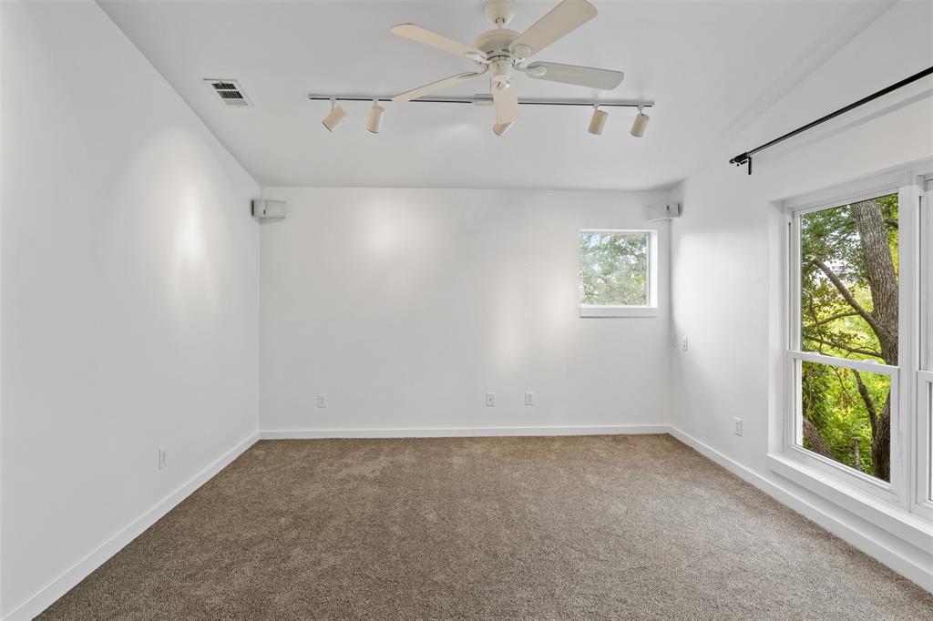 3809 San Jacinto Street E Property Photo 27