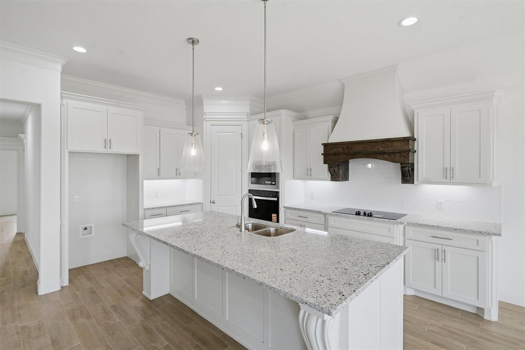 1033 Uplift Drive Property Photo 11