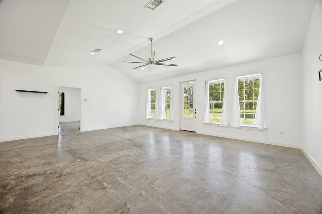 822 Private Road 7370 Property Photo 10