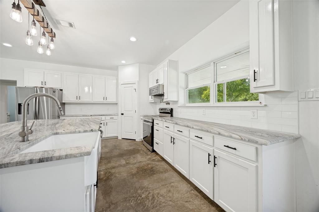 822 Private Road 7370 Property Photo 16
