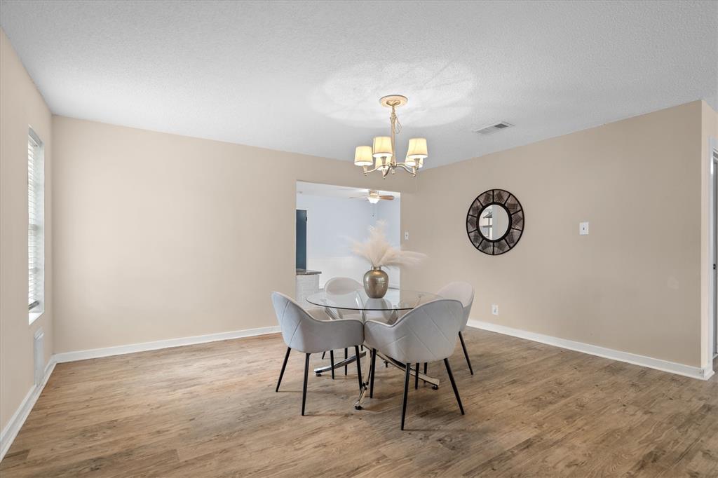 1006 N Lucas Drive Property Photo 12