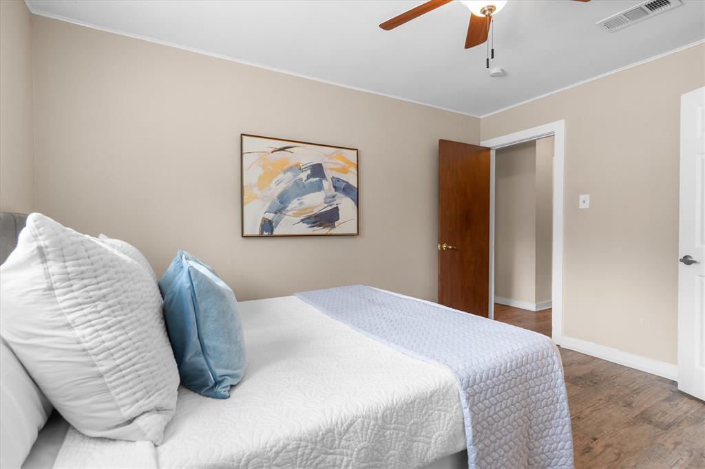 1006 N Lucas Drive Property Photo 19