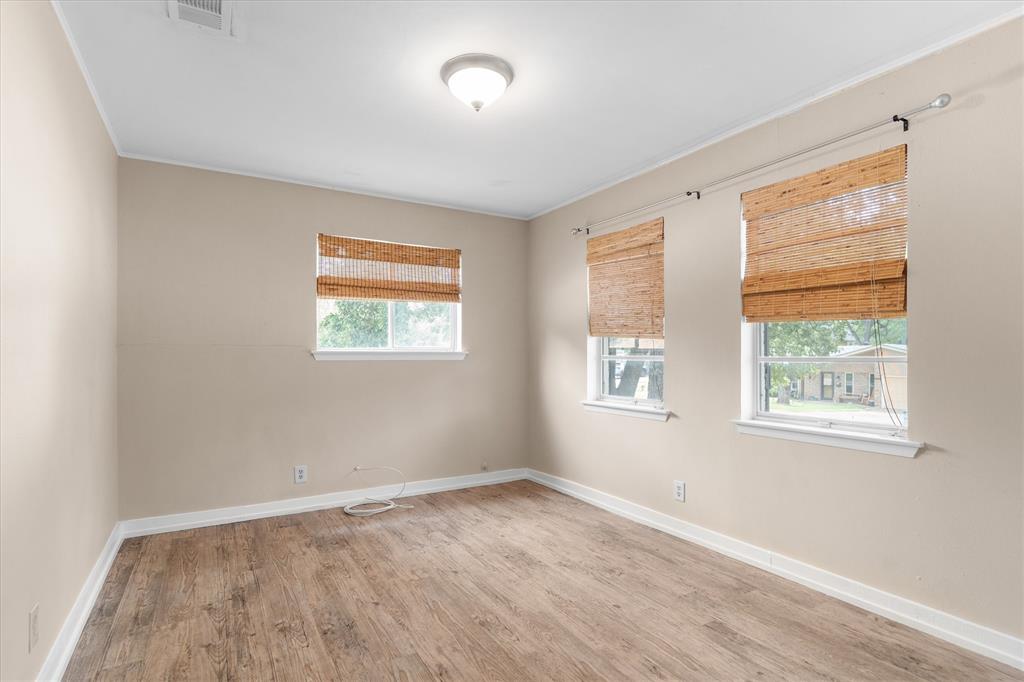 1006 N Lucas Drive Property Photo 25