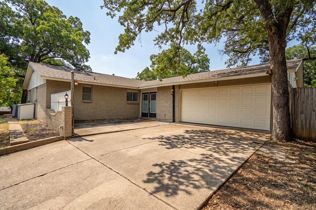 1006 N Lucas Drive Property Photo 26