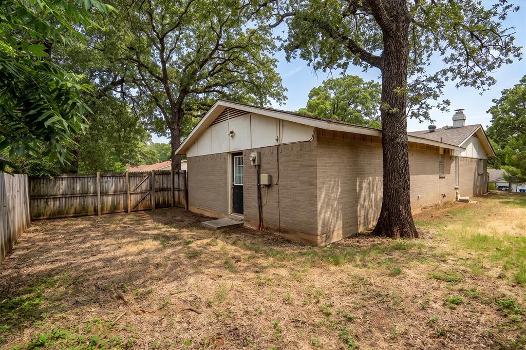 1006 N Lucas Drive Property Photo 30