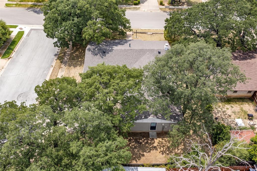 1006 N Lucas Drive Property Photo 31