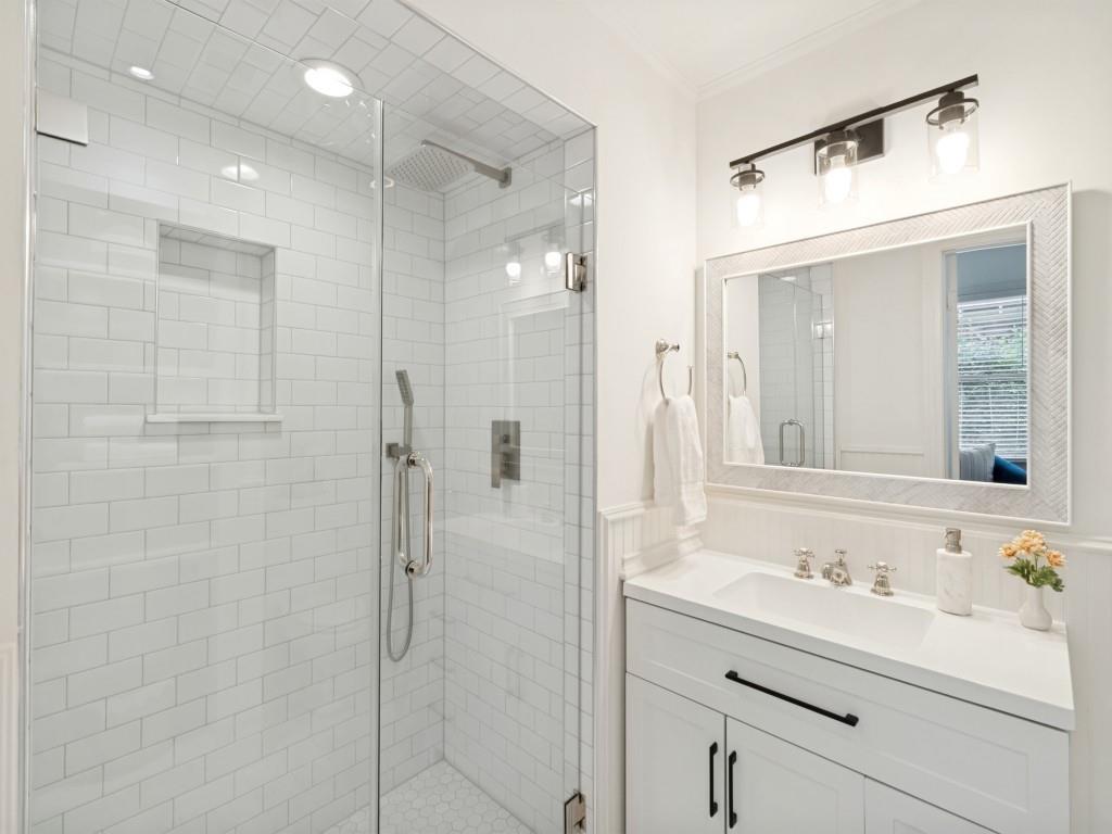 5712 Mercedes Avenue Property Photo 10