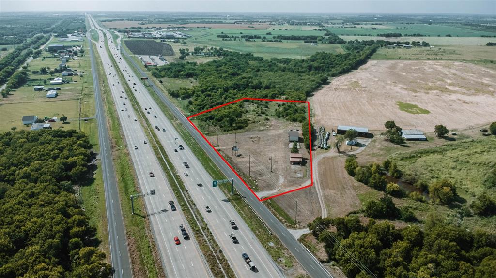 7110 S Interstate 45 Service Road Property Photo 1