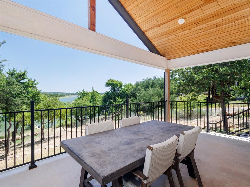 660 Oak Point Drive Property Photo 13