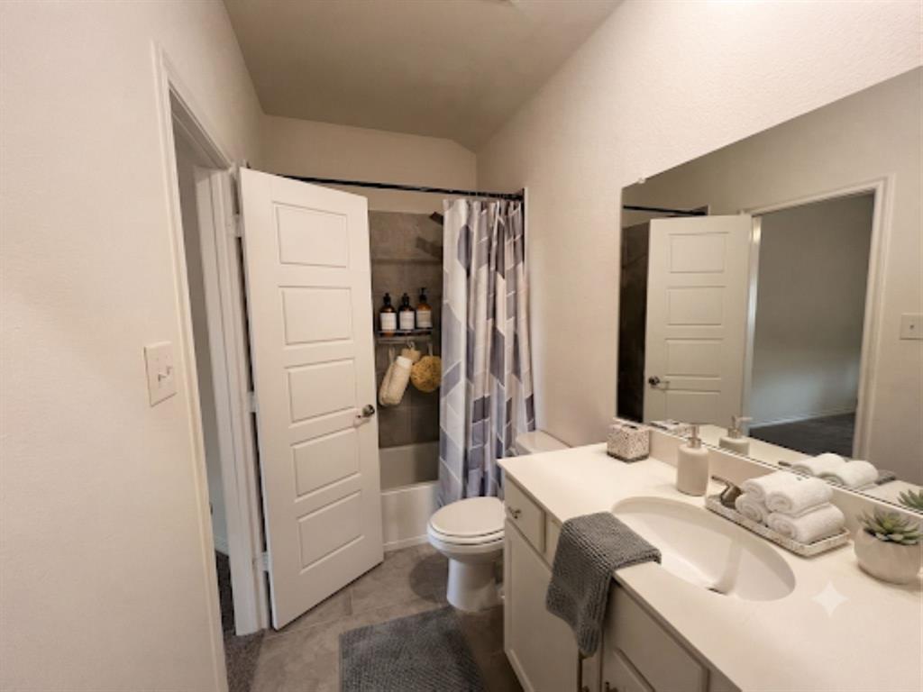 2434 Klamath Drive Property Photo 7