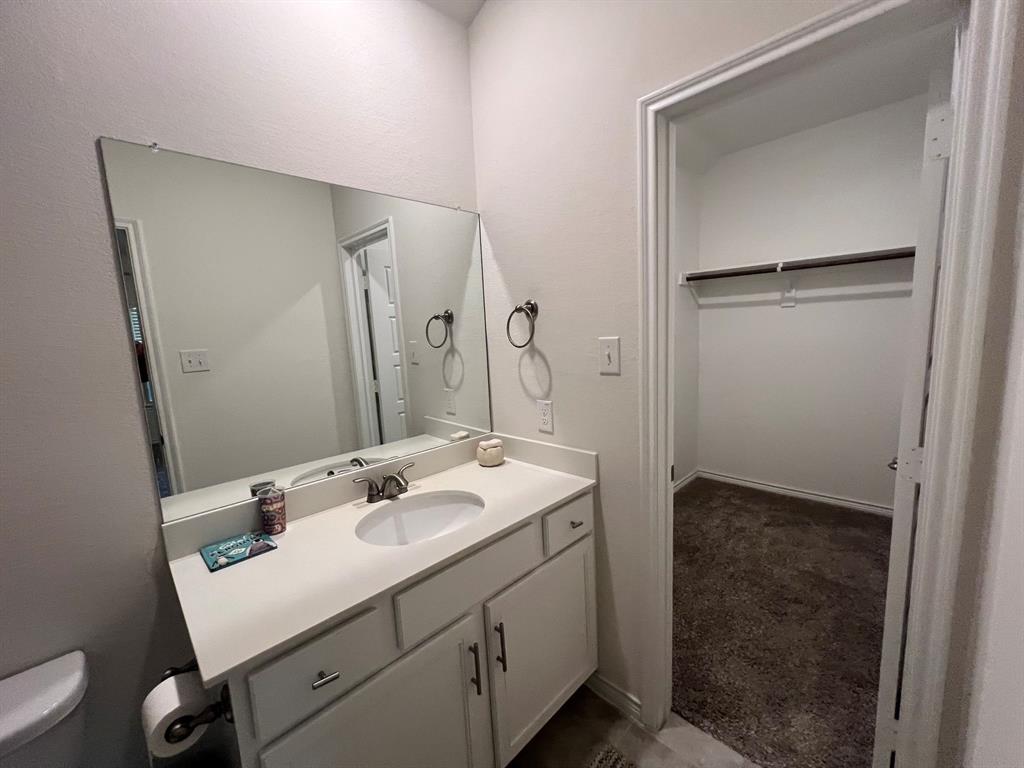 2434 Klamath Drive Property Photo 8