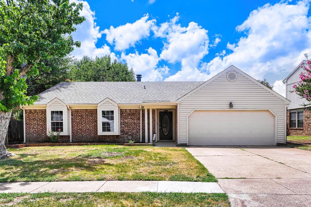 314 Sandlewood Lane Property Photo 1