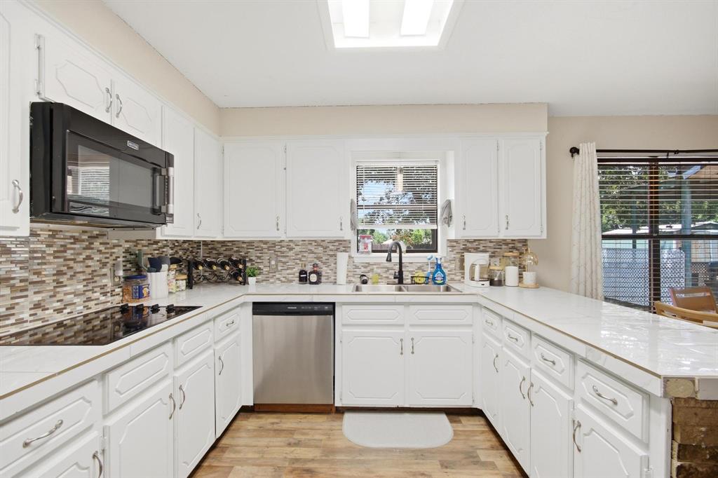 2842 Rex Allen Drive Property Photo 10