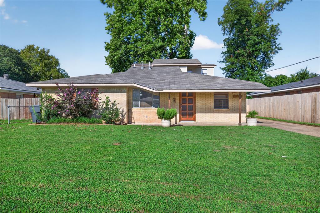2714 E Cavett Drive Property Photo 1