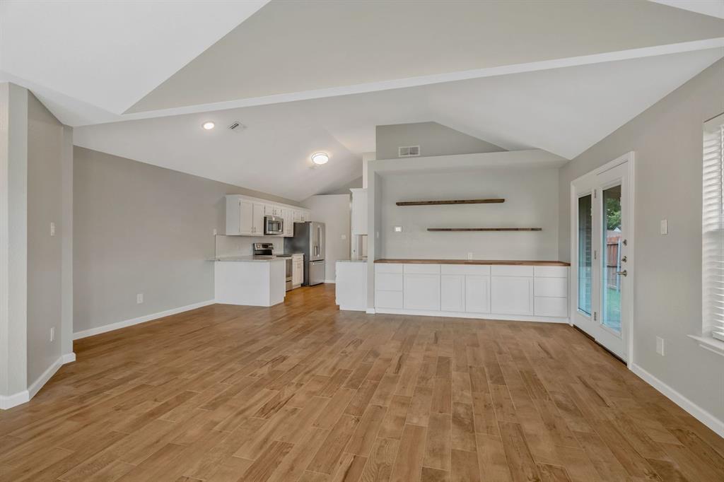 306 Crowe Drive Property Photo 4