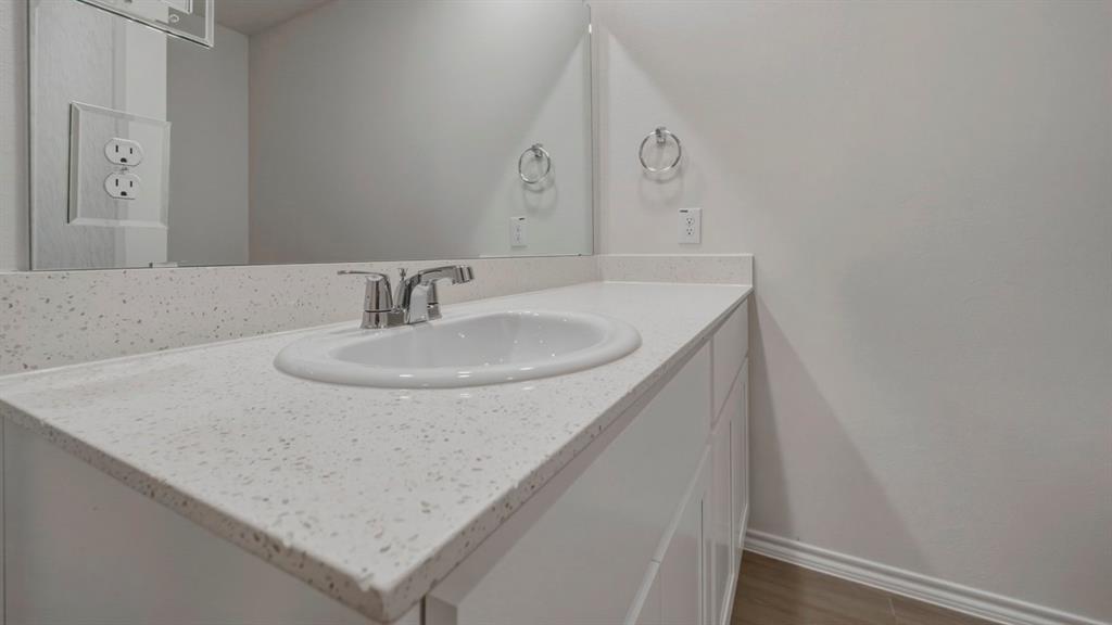 768 Stonewood Drive Property Photo 6