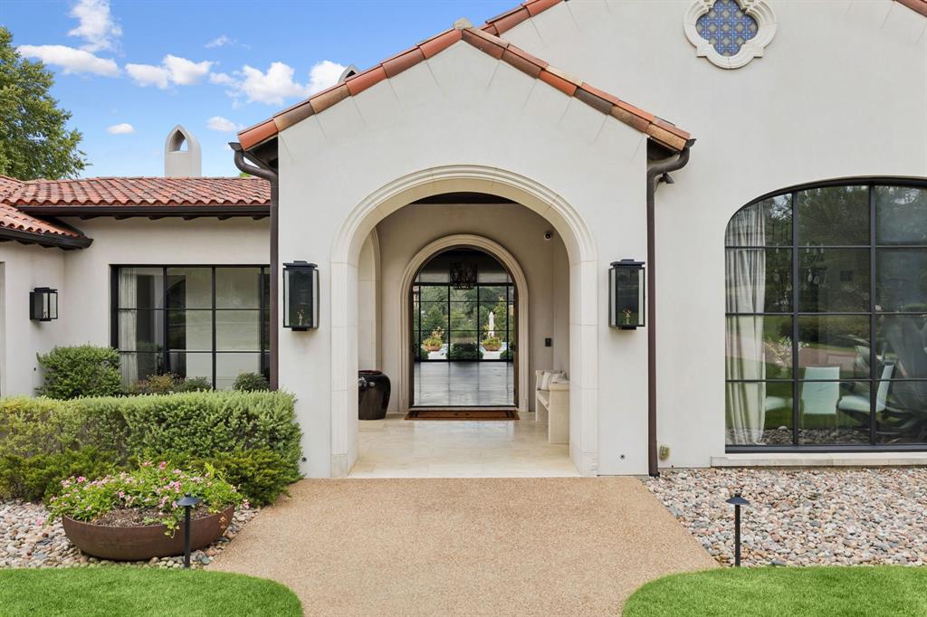 2000 Brazos Court Property Photo 4