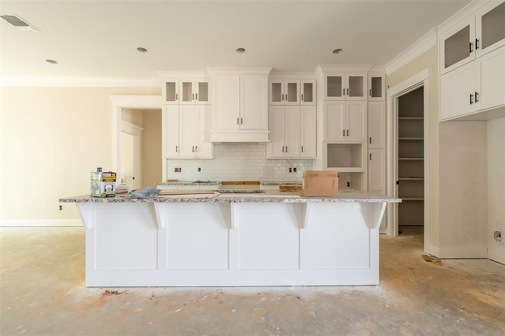 2546 Barton Creek Circle Property Photo 8