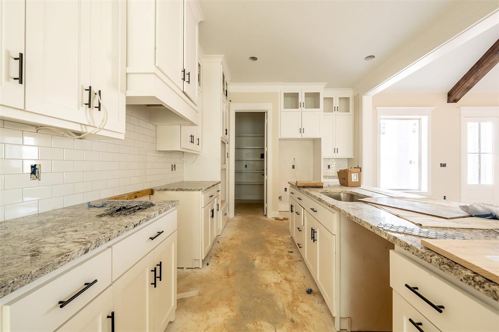 2546 Barton Creek Circle Property Photo 9