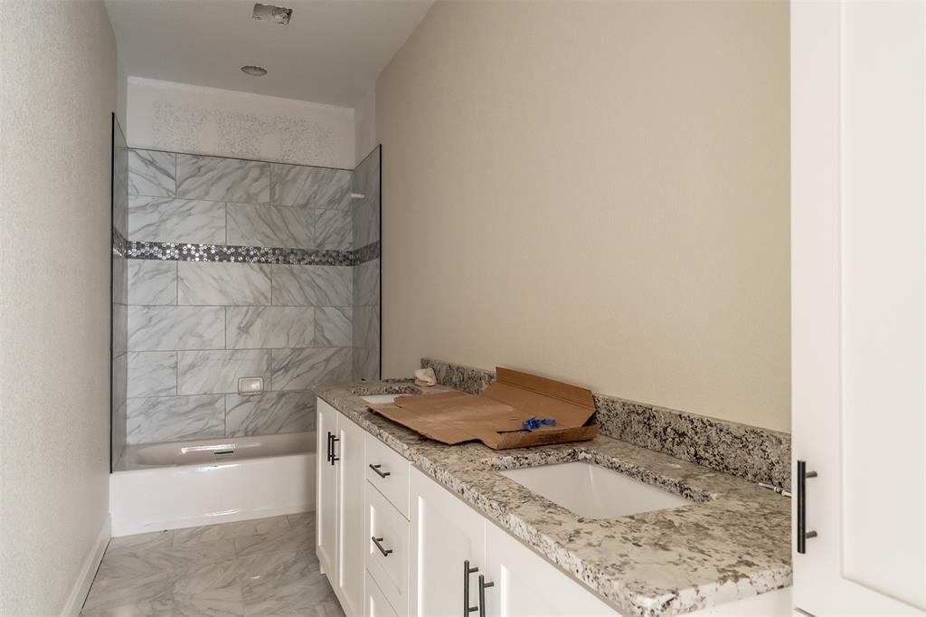 2546 Barton Creek Circle Property Photo 17