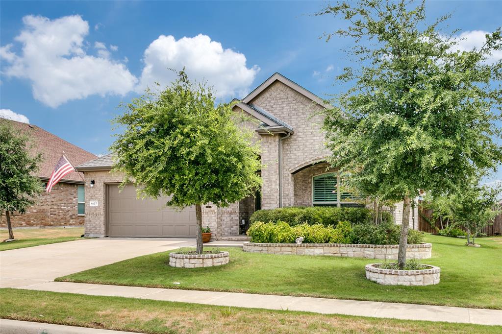 1837 Ruffian Road Property Photo 3