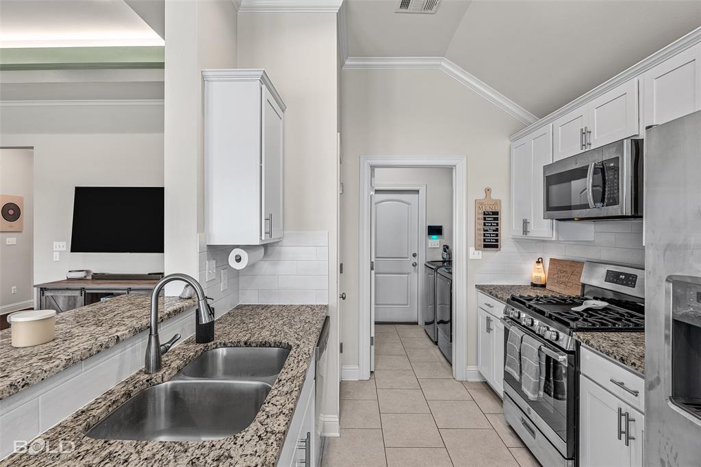 4022 False River Drive Property Photo 13