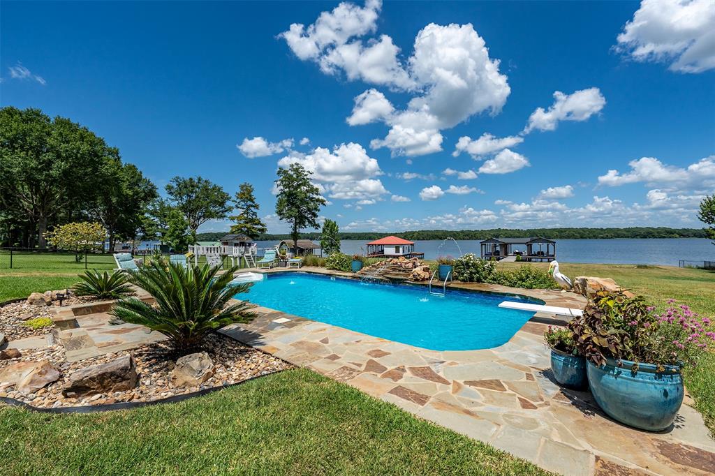 16241 Big Oak Bay Road Property Photo 32