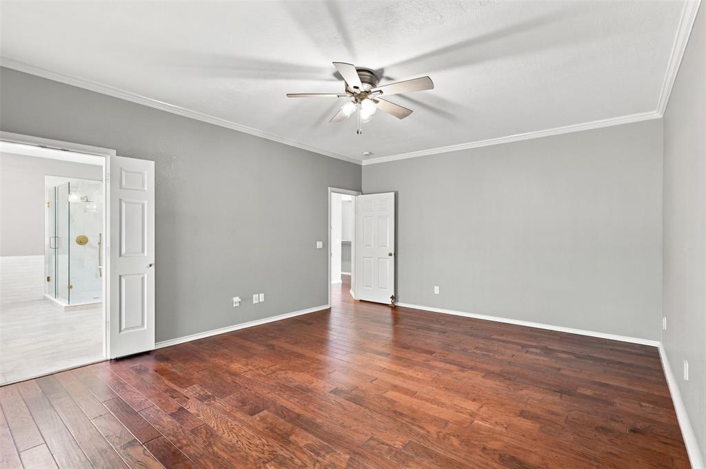 4 Fountain Gate Circle Property Photo 18