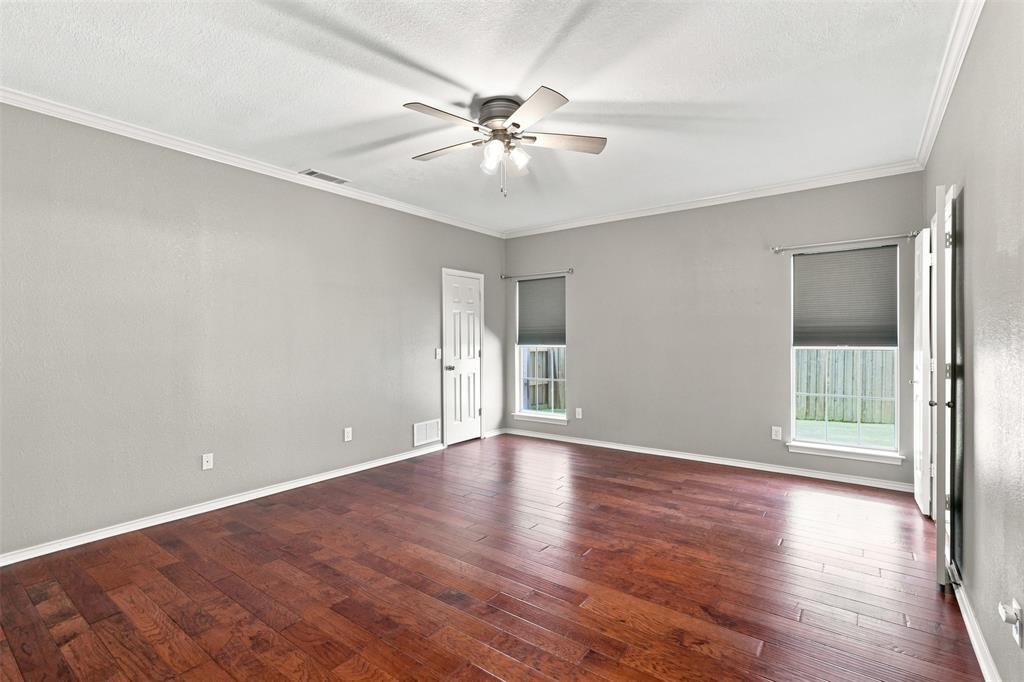 4 Fountain Gate Circle Property Photo 19