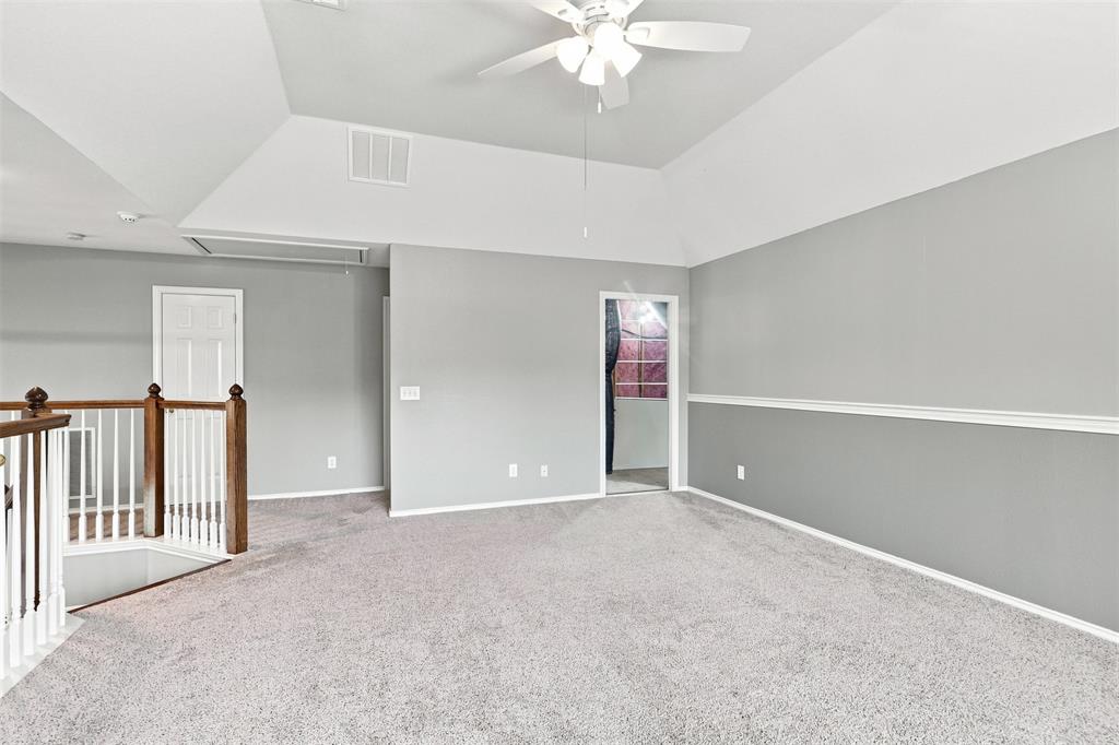 4 Fountain Gate Circle Property Photo 22