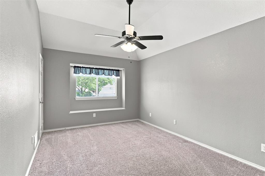 4 Fountain Gate Circle Property Photo 23