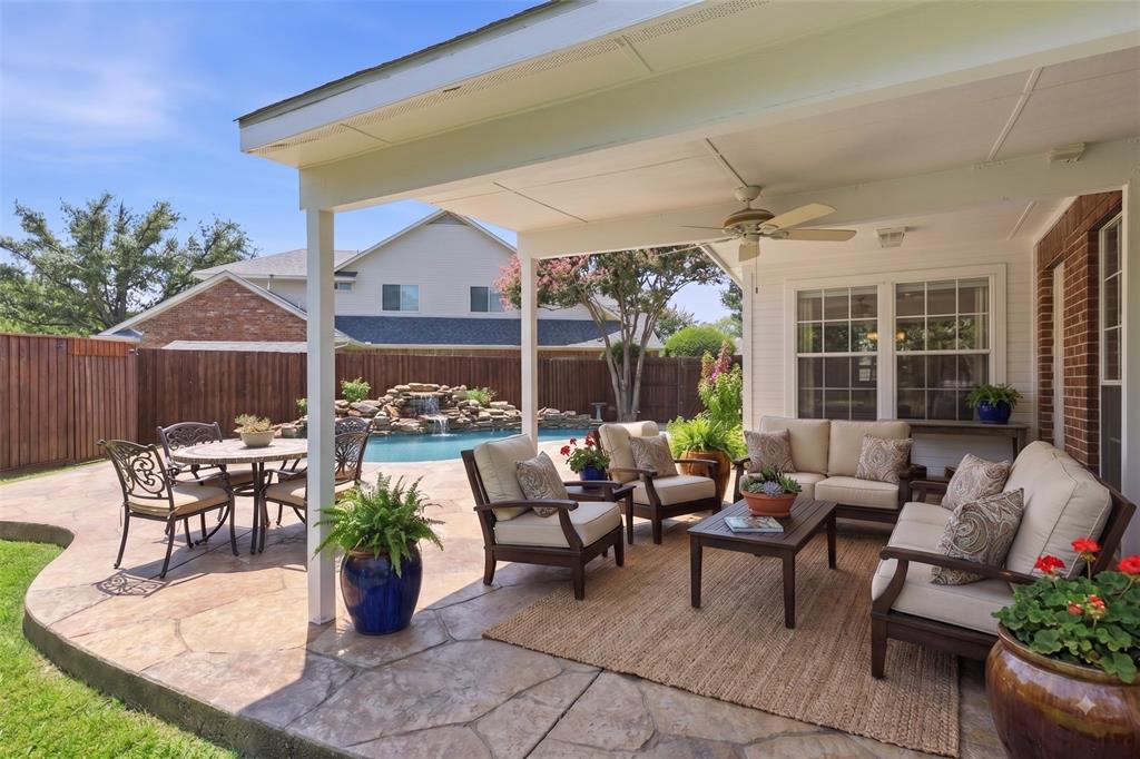 4 Fountain Gate Circle Property Photo 33