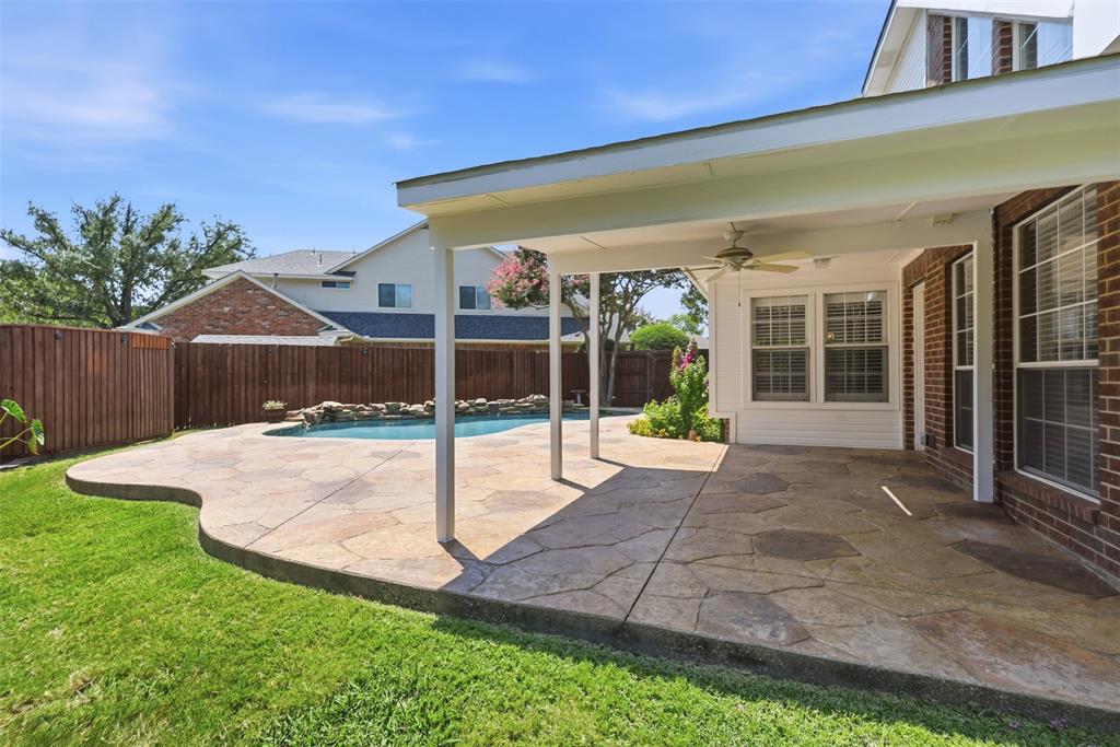 4 Fountain Gate Circle Property Photo 34