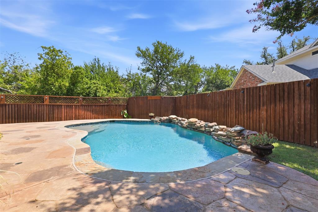 4 Fountain Gate Circle Property Photo 36