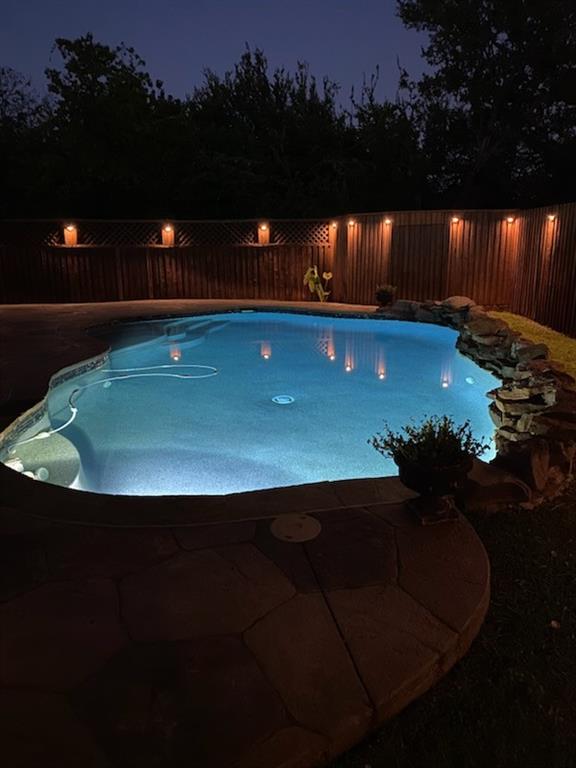 4 Fountain Gate Circle Property Photo 37