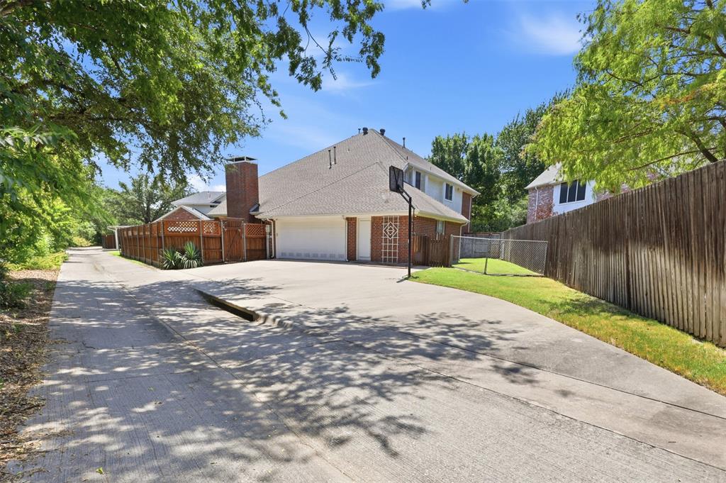 4 Fountain Gate Circle Property Photo 39