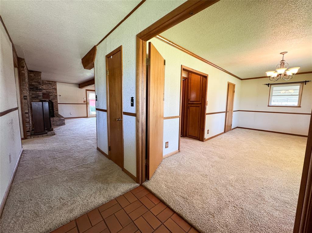 1102 N Avenue G Property Photo 4