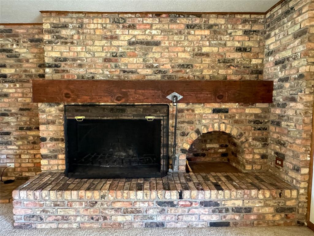 1102 N Avenue G Property Photo 10