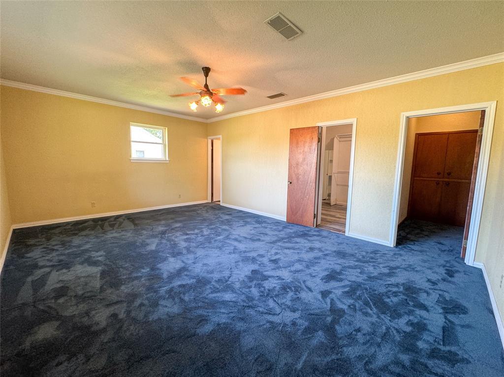 1102 N Avenue G Property Photo 19