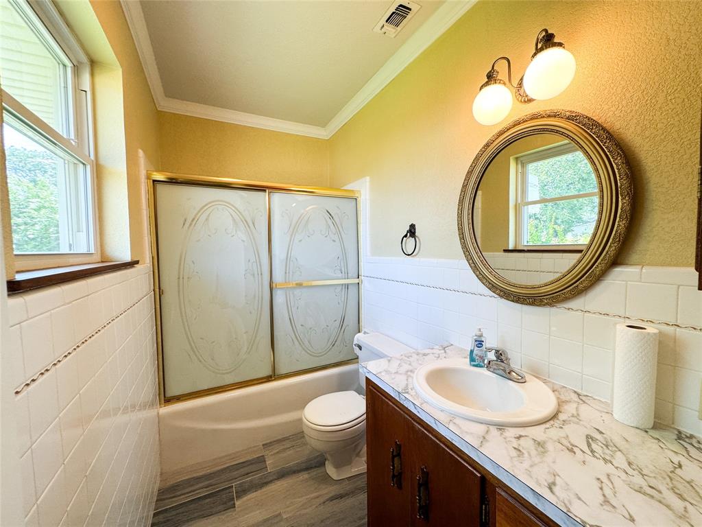 1102 N Avenue G Property Photo 20