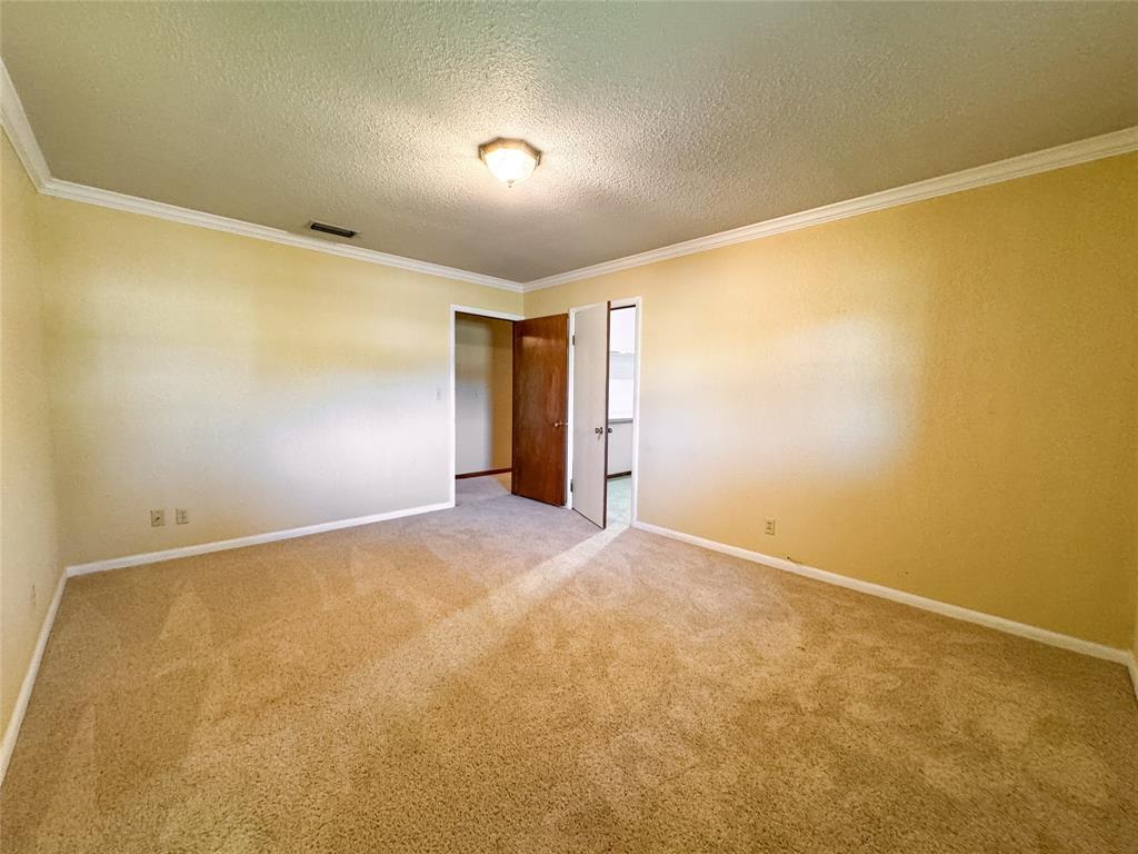 1102 N Avenue G Property Photo 22