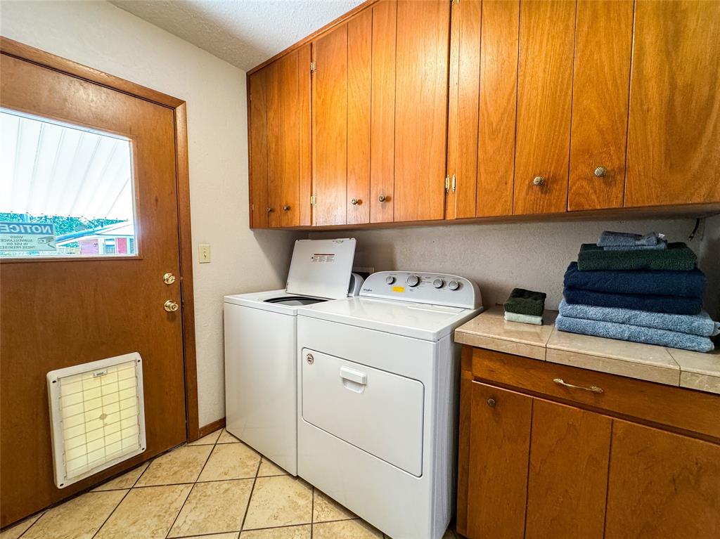 1102 N Avenue G Property Photo 25