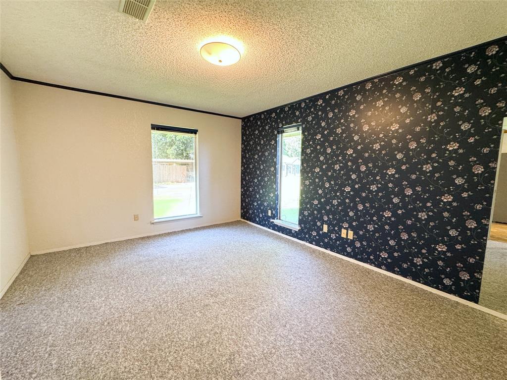 1102 N Avenue G Property Photo 32